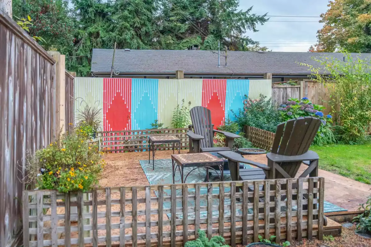 Entry Foyer Photo of 1 4514 Sunshine Coast Highway, Sechelt, BC