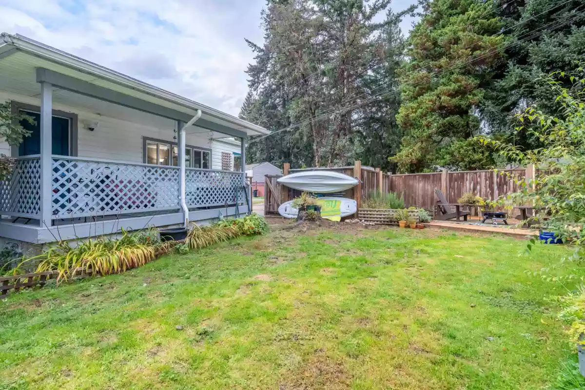 Laundry Room Photo of 1 4514 Sunshine Coast Highway, Sechelt, BC
