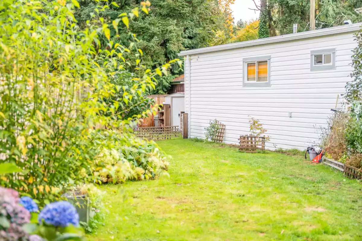 Loft / Bonus Room Photo of 1 4514 Sunshine Coast Highway, Sechelt, BC