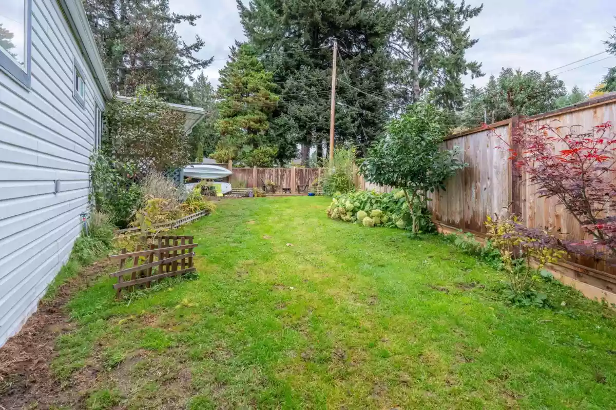 Staircase Photo of 1 4514 Sunshine Coast Highway, Sechelt, BC