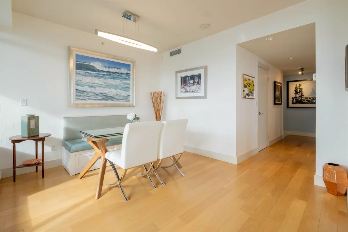 Basement Recreation Room Photo of 1301 1473 Johnston Road, White Rock, BC