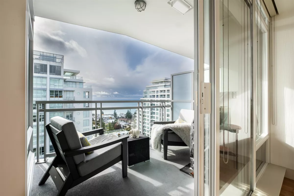 Breakfast Nook Photo of 1301 1473 Johnston Road, White Rock, BC