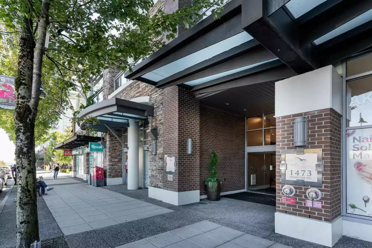 Dining Area Photo of 1301 1473 Johnston Road, White Rock, BC