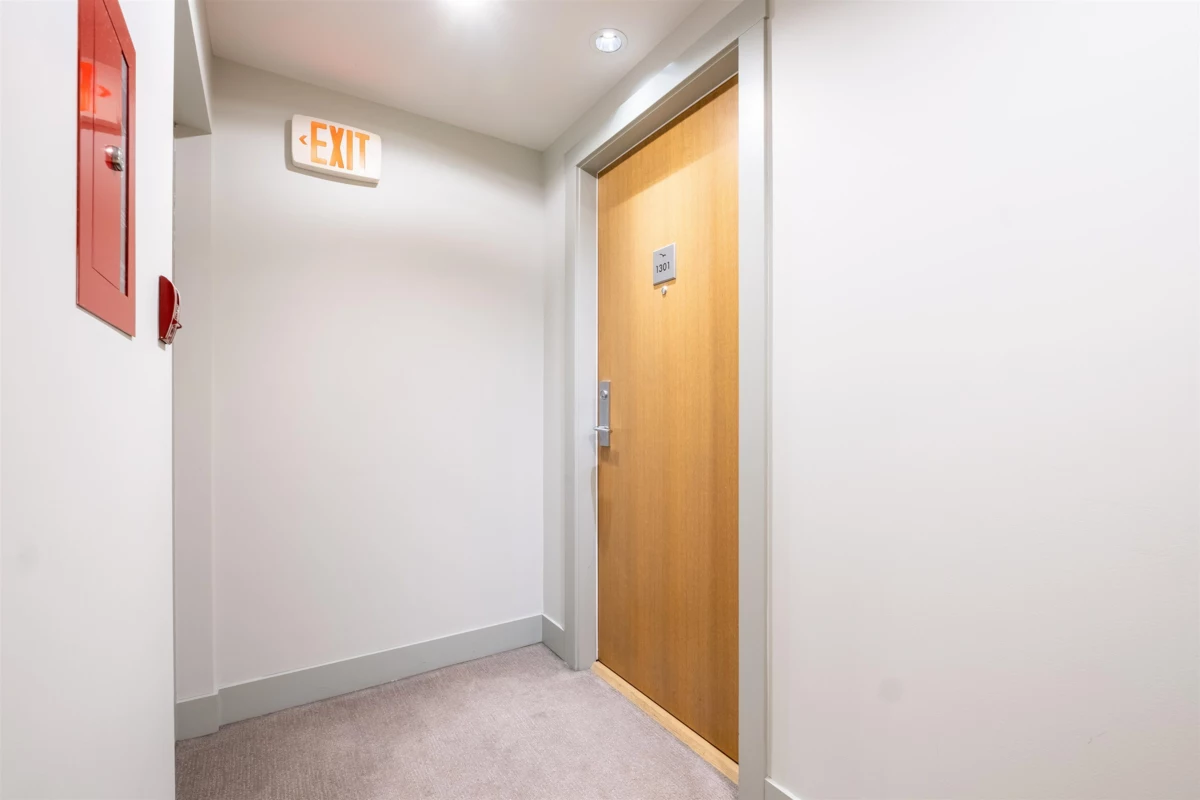 Family Room Photo of 1301 1473 Johnston Road, White Rock, BC