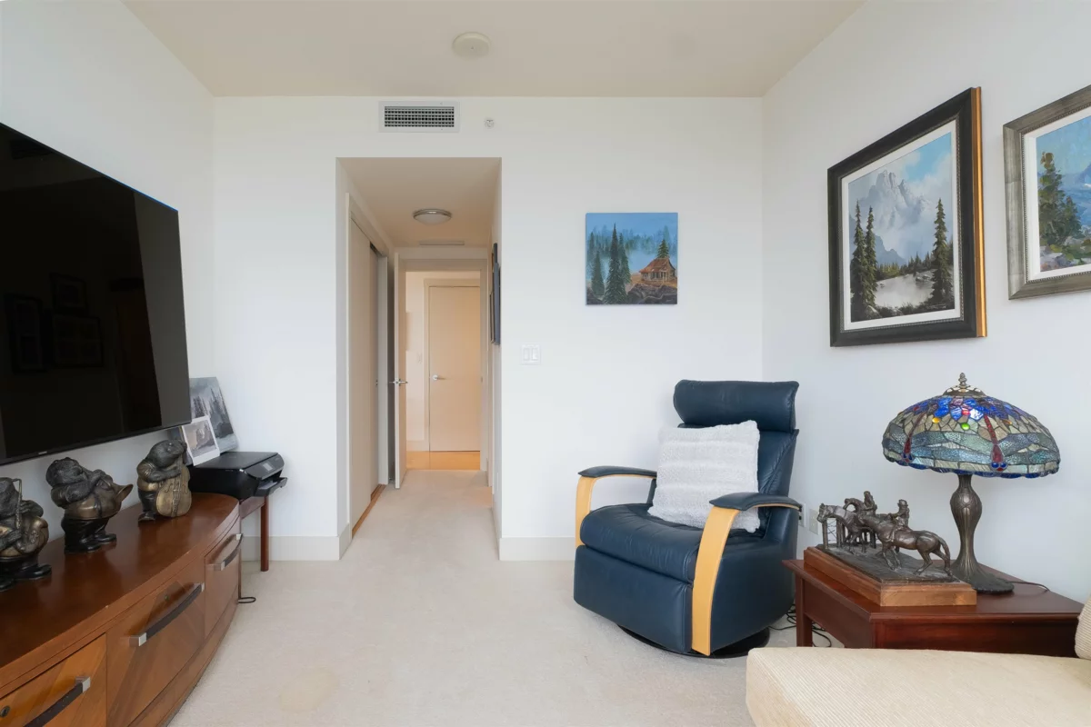 Office / Den Photo of 1301 1473 Johnston Road, White Rock, BC