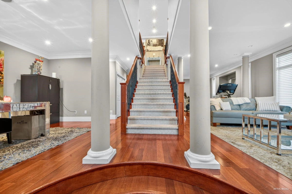 Kitchen Photo of 15858 114 Avenue, Surrey, BC