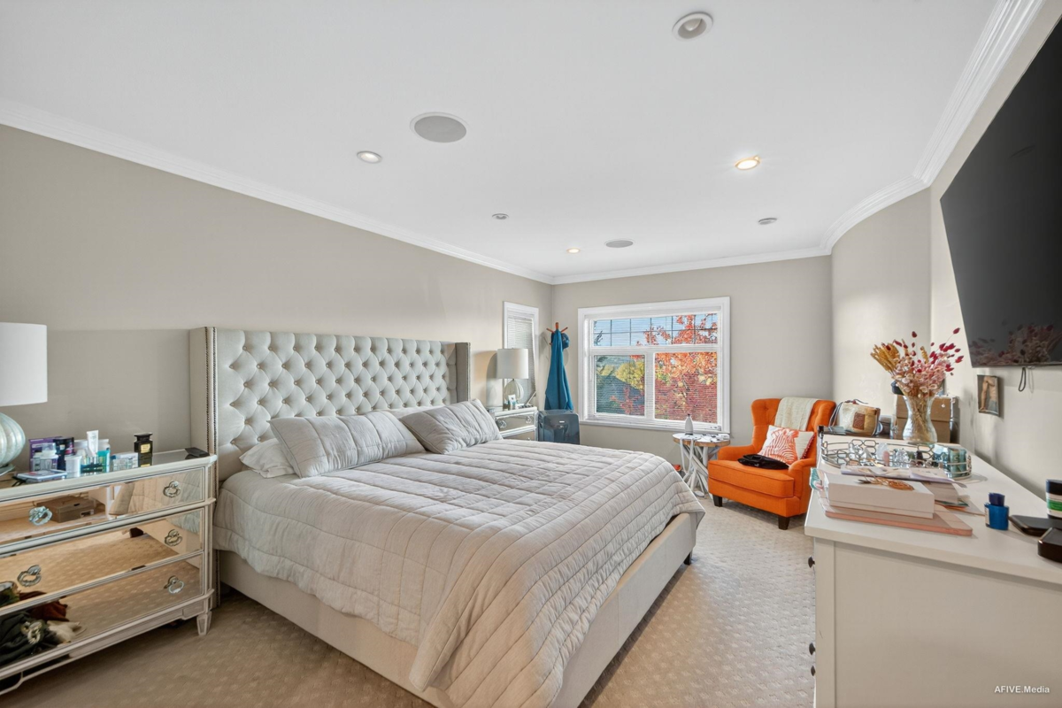 Laundry Room Photo of 15858 114 Avenue, Surrey, BC