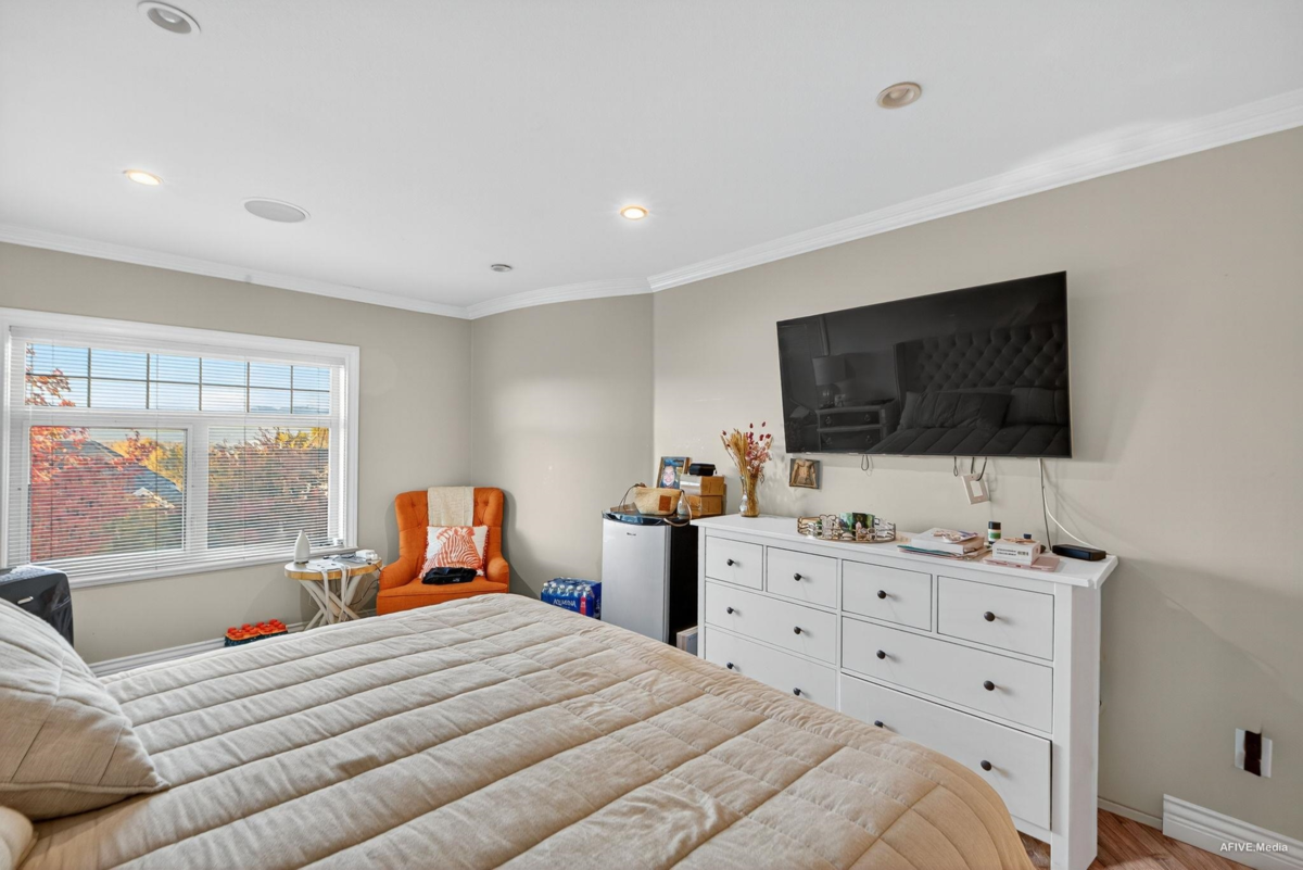 Mudroom Photo of 15858 114 Avenue, Surrey, BC