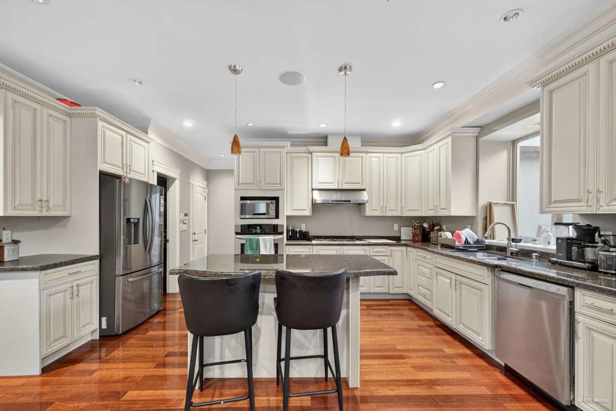 Powder Room Photo of 15858 114 Avenue, Surrey, BC