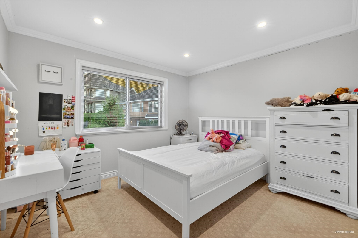 Staircase Photo of 15858 114 Avenue, Surrey, BC