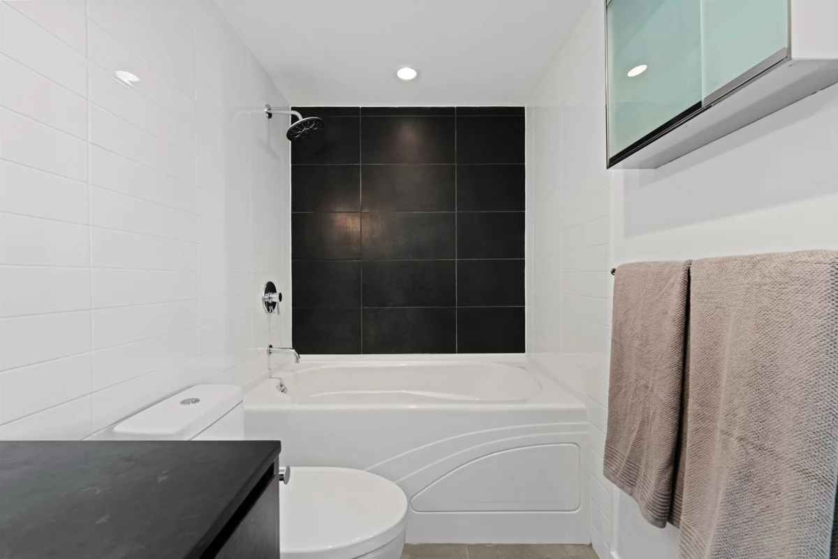 Laundry Room Photo of 403 988 Richards Street, Vancouver, BC