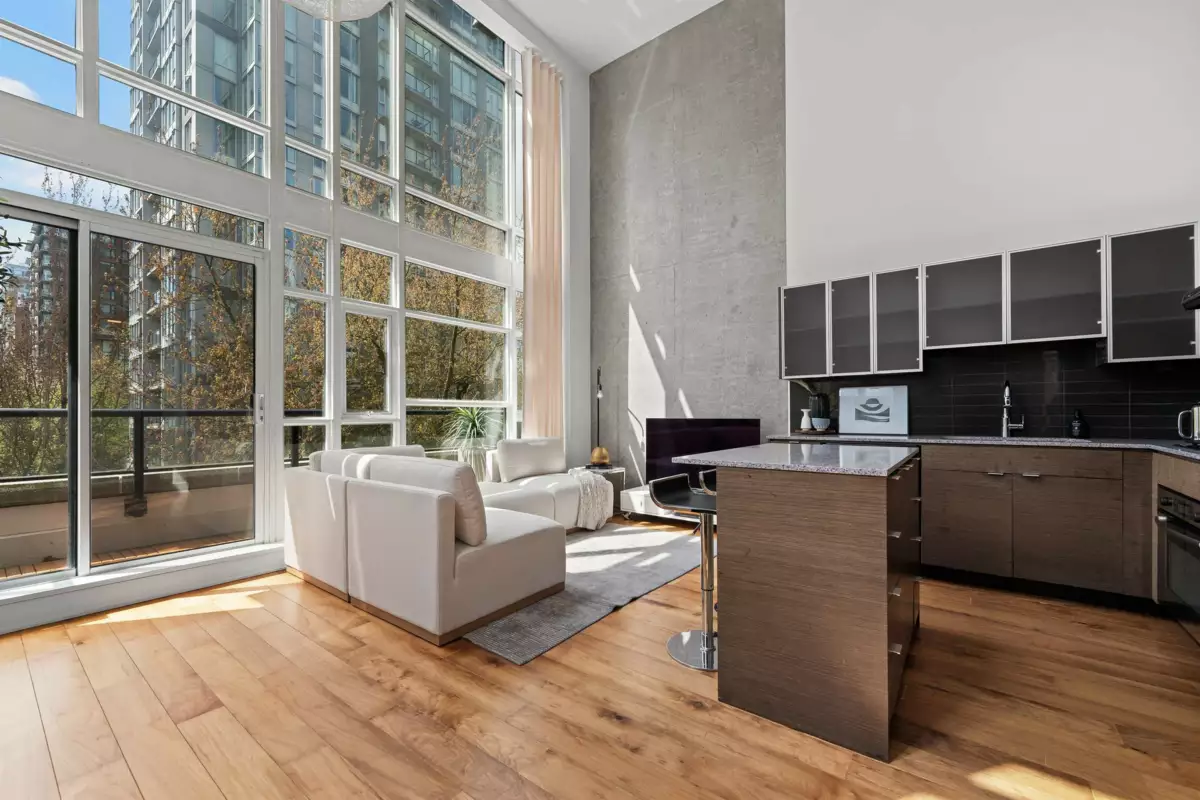 Living Room Photo of 403 988 Richards Street, Vancouver, BC