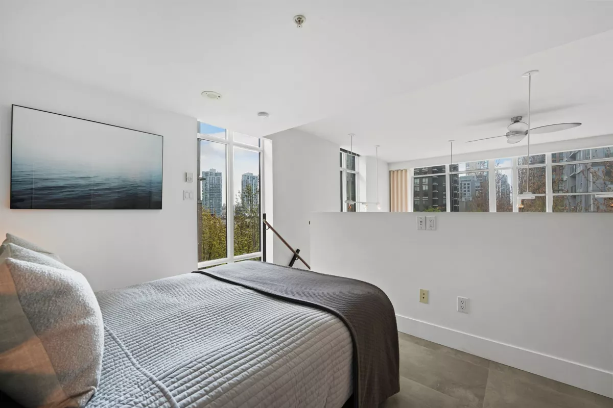 Office / Den Photo of 403 988 Richards Street, Vancouver, BC
