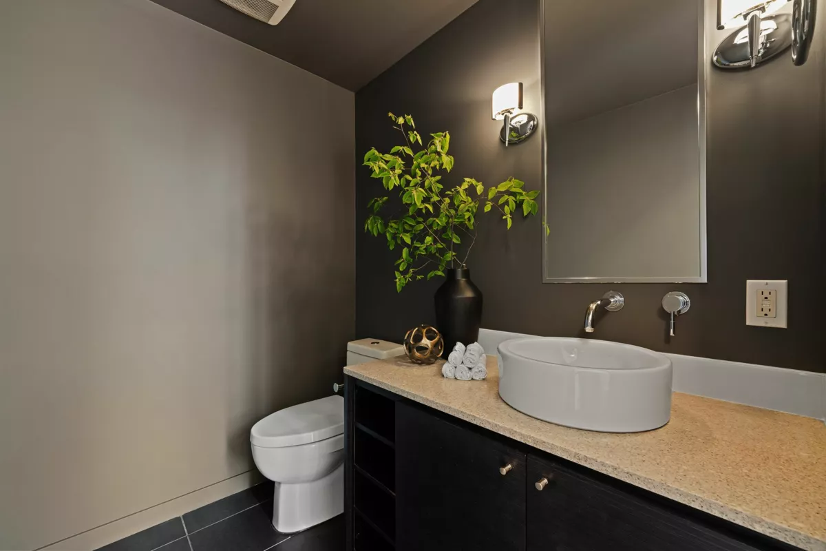 Walk-In Closet Photo of 403 988 Richards Street, Vancouver, BC