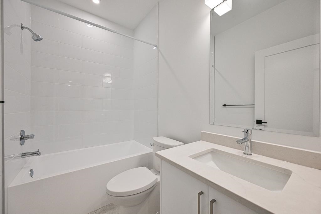 Front Yard Photo of 1 10739 Vista Place, Delta, BC