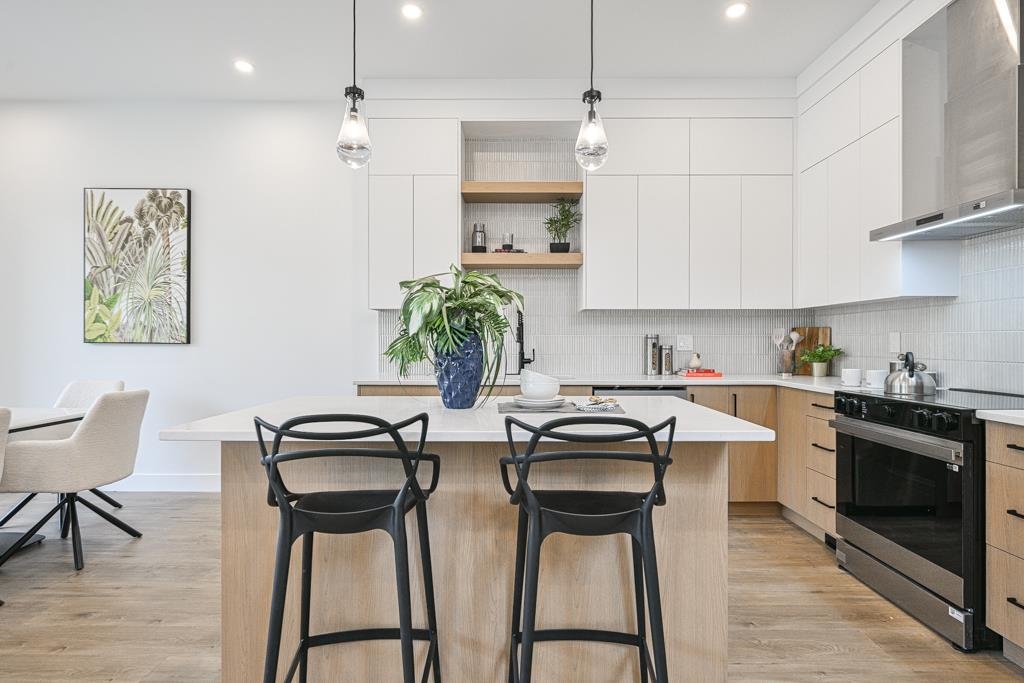 Guest Bathroom Photo of 1 10739 Vista Place, Delta, BC