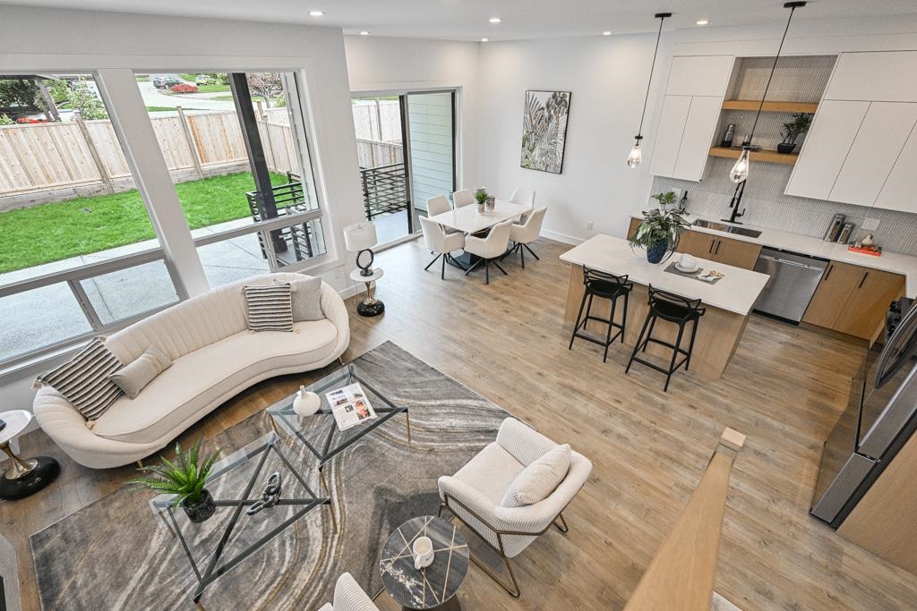 Walk-In Closet Photo of 1 10739 Vista Place, Delta, BC