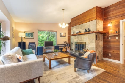 7128 Dale Road, Sechelt, BC, Sechelt — Single Family Residence for sale