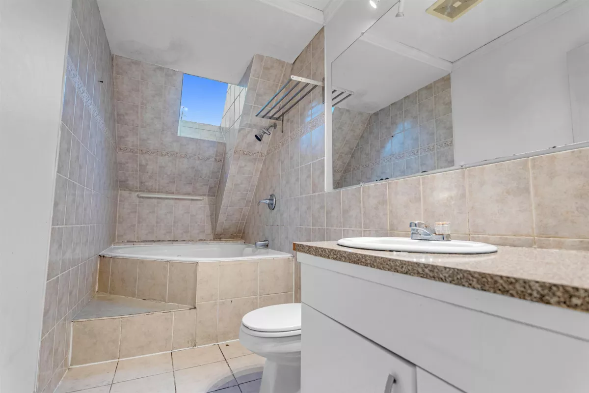 Breakfast Nook Photo of 6726 133 Street, Surrey, BC