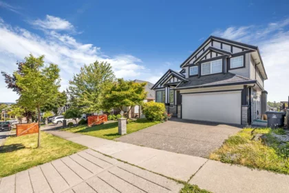 18910 55 Avenue, Surrey, BC, Surrey — Single Family Residence for sale