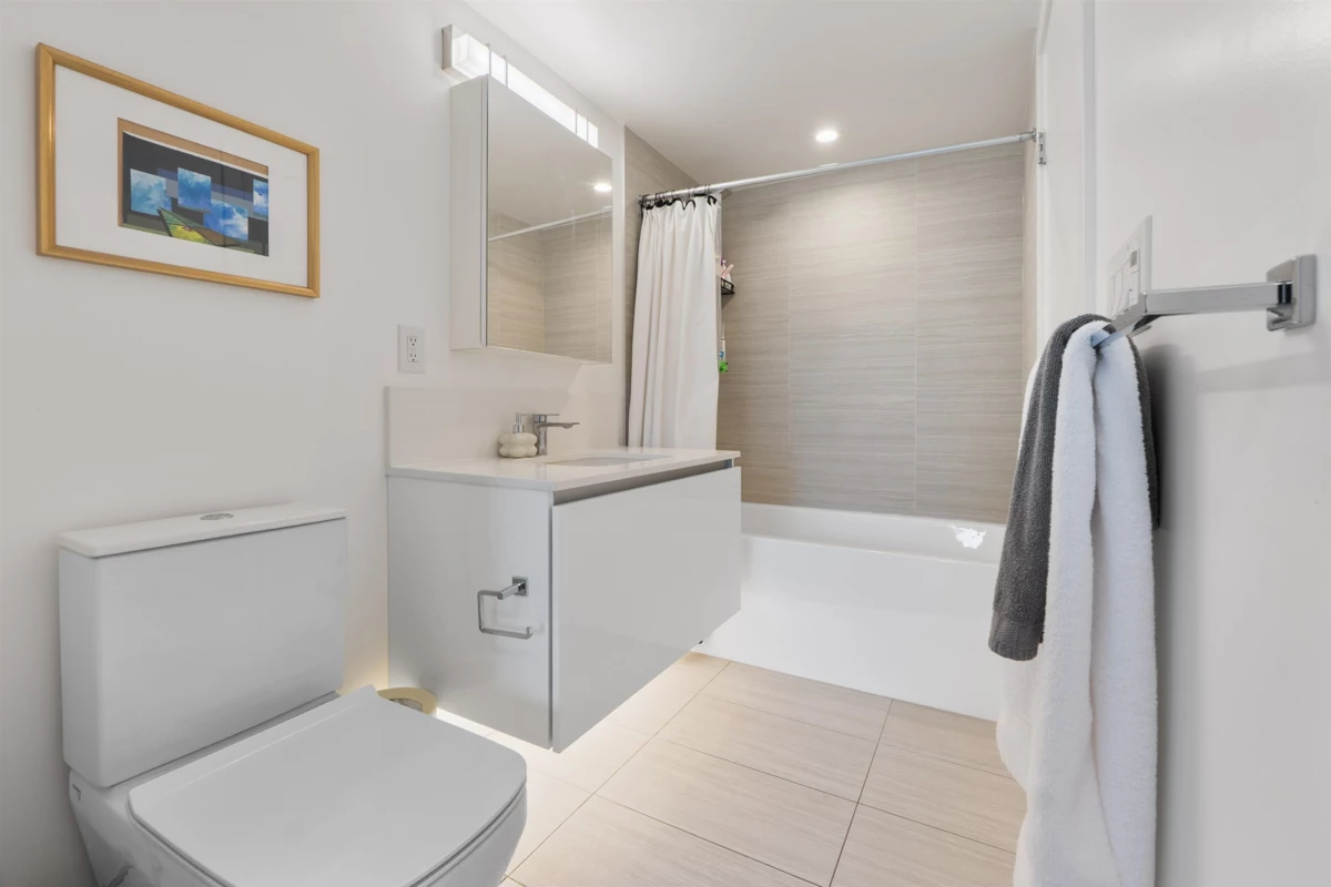 Primary Bathroom Photo of 701 5766 Gilbert Road, Richmond, BC