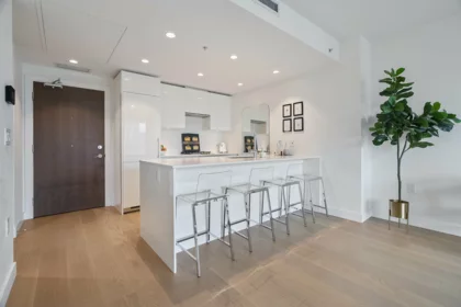701 5766 Gilbert Road, Richmond, BC, Richmond — Apartment/Condo for sale