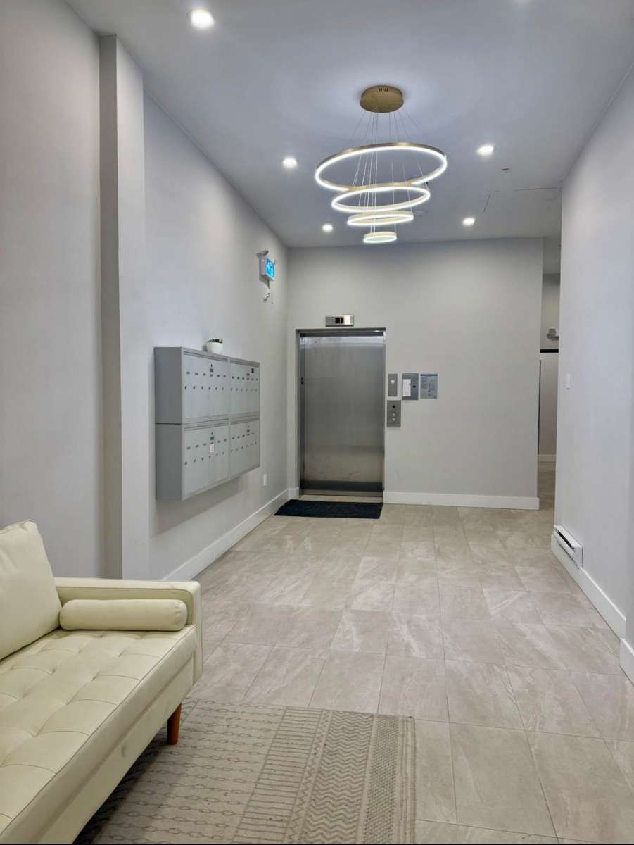 Guest Bathroom Photo of 302 3050 Kingsway Road, Vancouver, BC