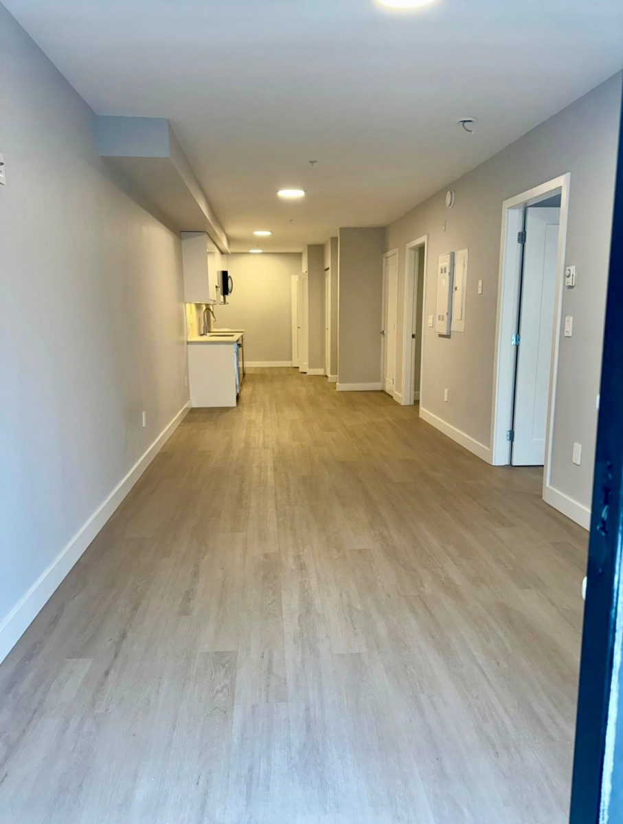 Kitchen Island Photo of 302 3050 Kingsway Road, Vancouver, BC
