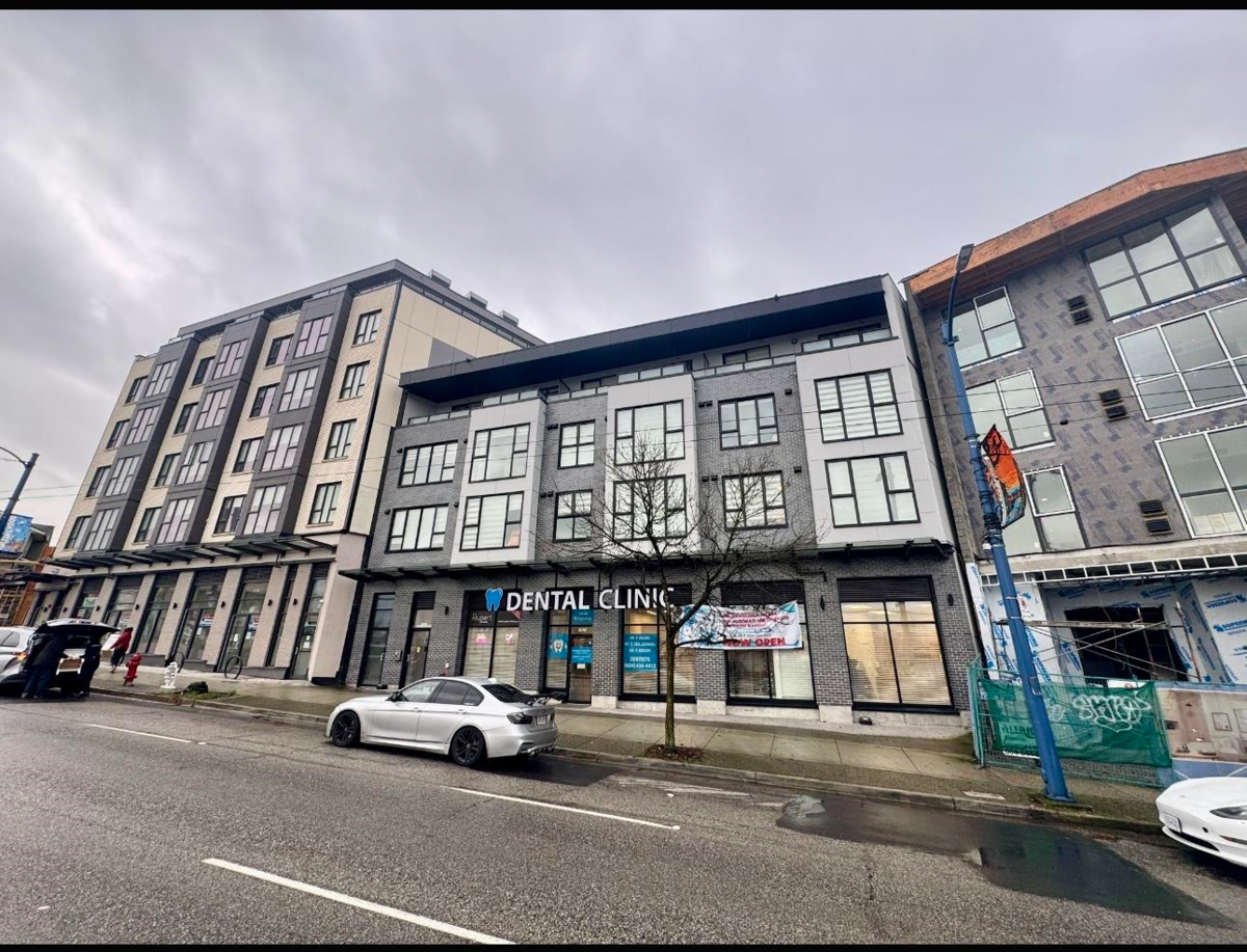 Powder Room Photo of 302 3050 Kingsway Road, Vancouver, BC