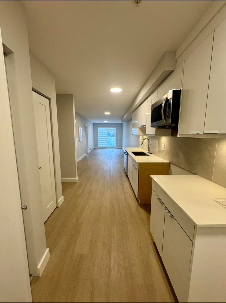 Walk-In Closet Photo of 302 3050 Kingsway Road, Vancouver, BC