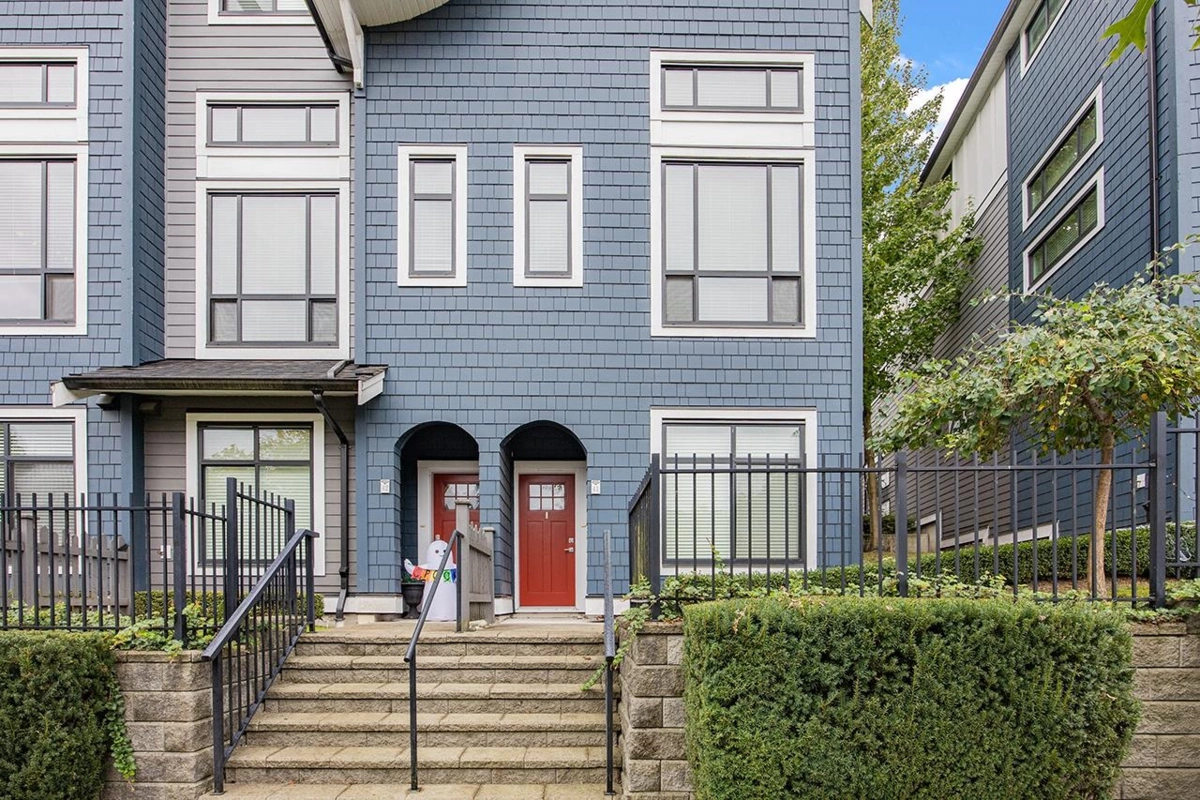 Family Room Photo of 41 2888 156 Street, Surrey, BC