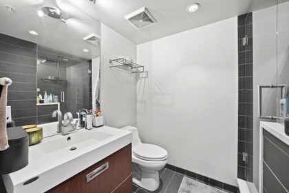 Powder Room Photo of 1708 1055 Richards Street, Vancouver, BC