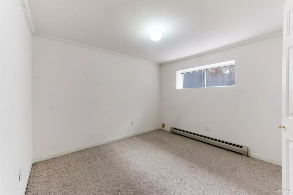Entry Foyer Photo of 6633 Montgomery Street, Vancouver, BC