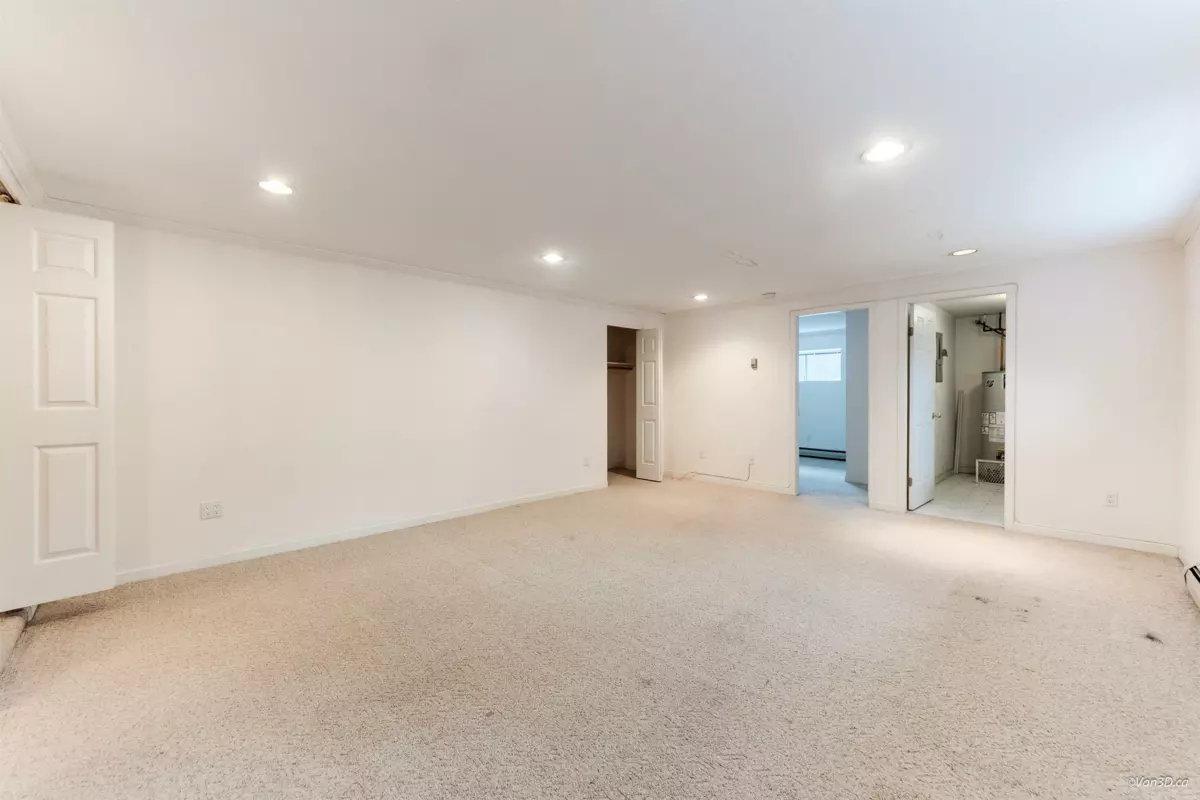 Garden / Landscaping Photo of 6633 Montgomery Street, Vancouver, BC