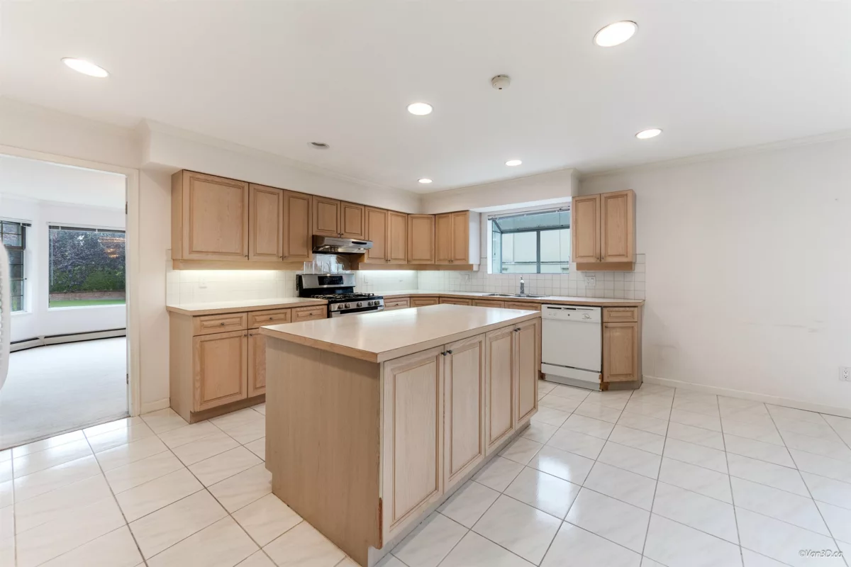 Primary Bathroom Photo of 6633 Montgomery Street, Vancouver, BC