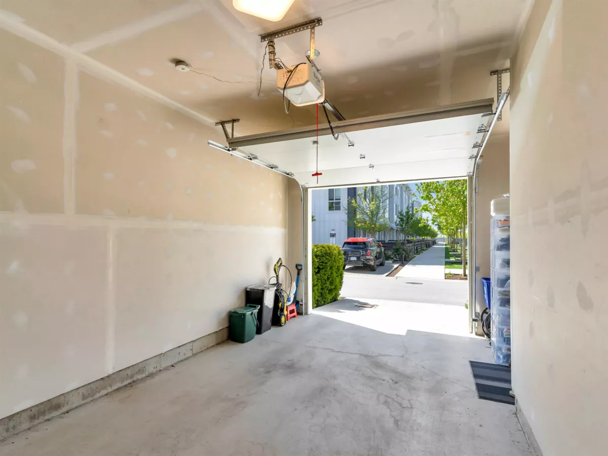 Hallway Photo of 36 4716 Orca Way, Tsawwassen, BC