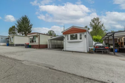 16 8266 King George Boulevard, Surrey, BC