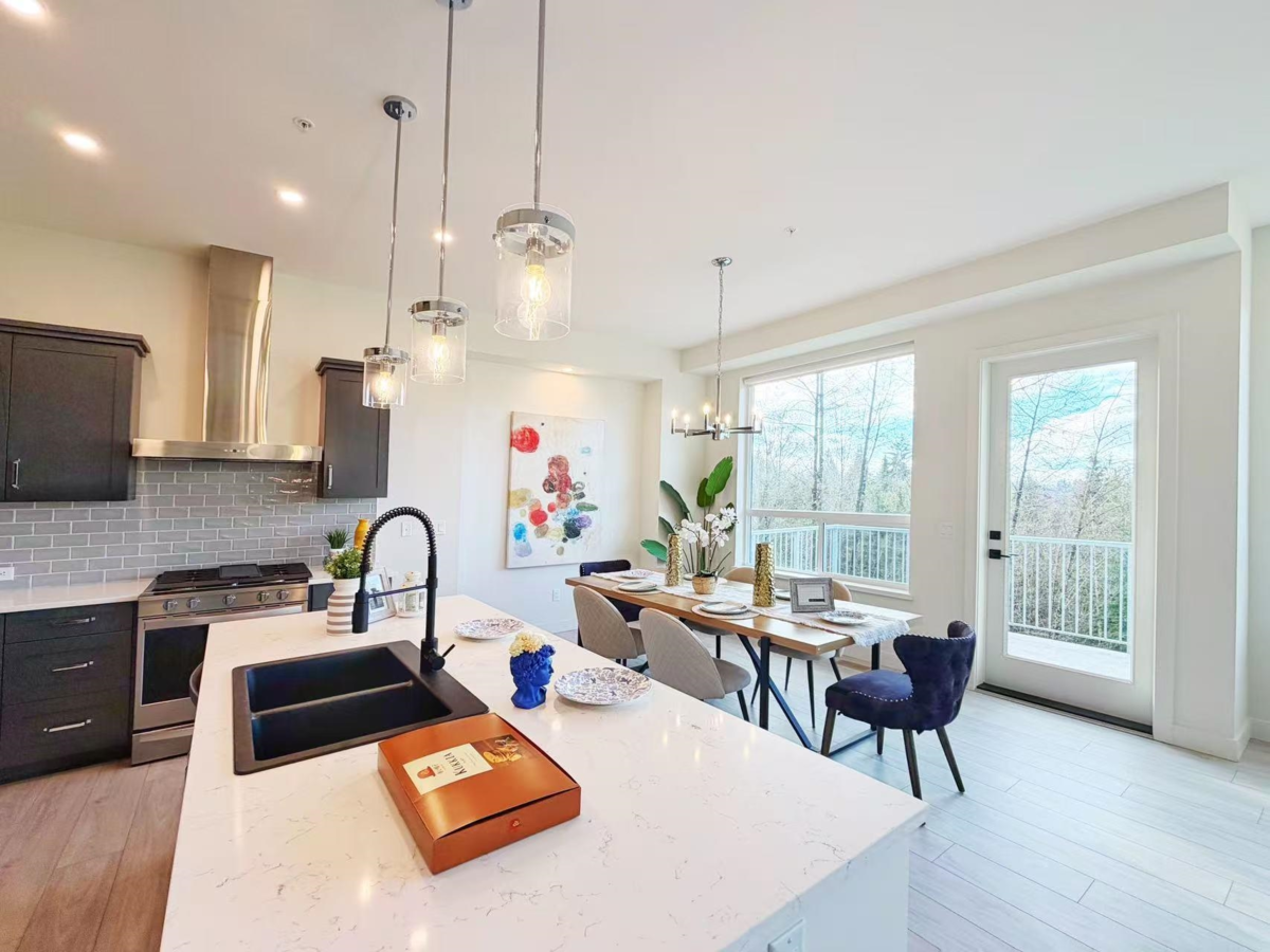 Family Room Photo of 14111 230 Street, Maple Ridge, BC