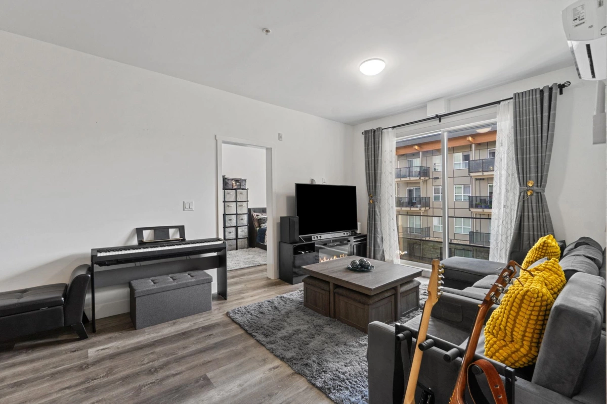 Breakfast Nook Photo of PH14 12320 222 Street, Maple Ridge, BC