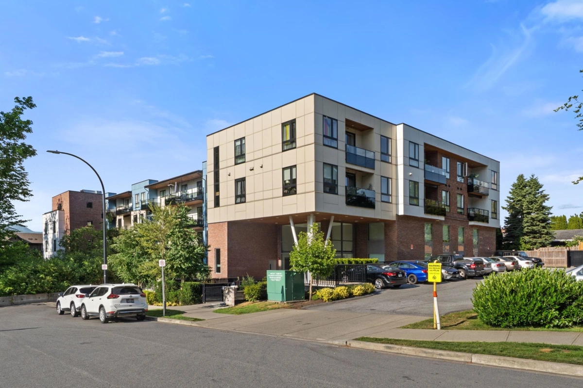 Exterior Front Photo of PH14 12320 222 Street, Maple Ridge, BC