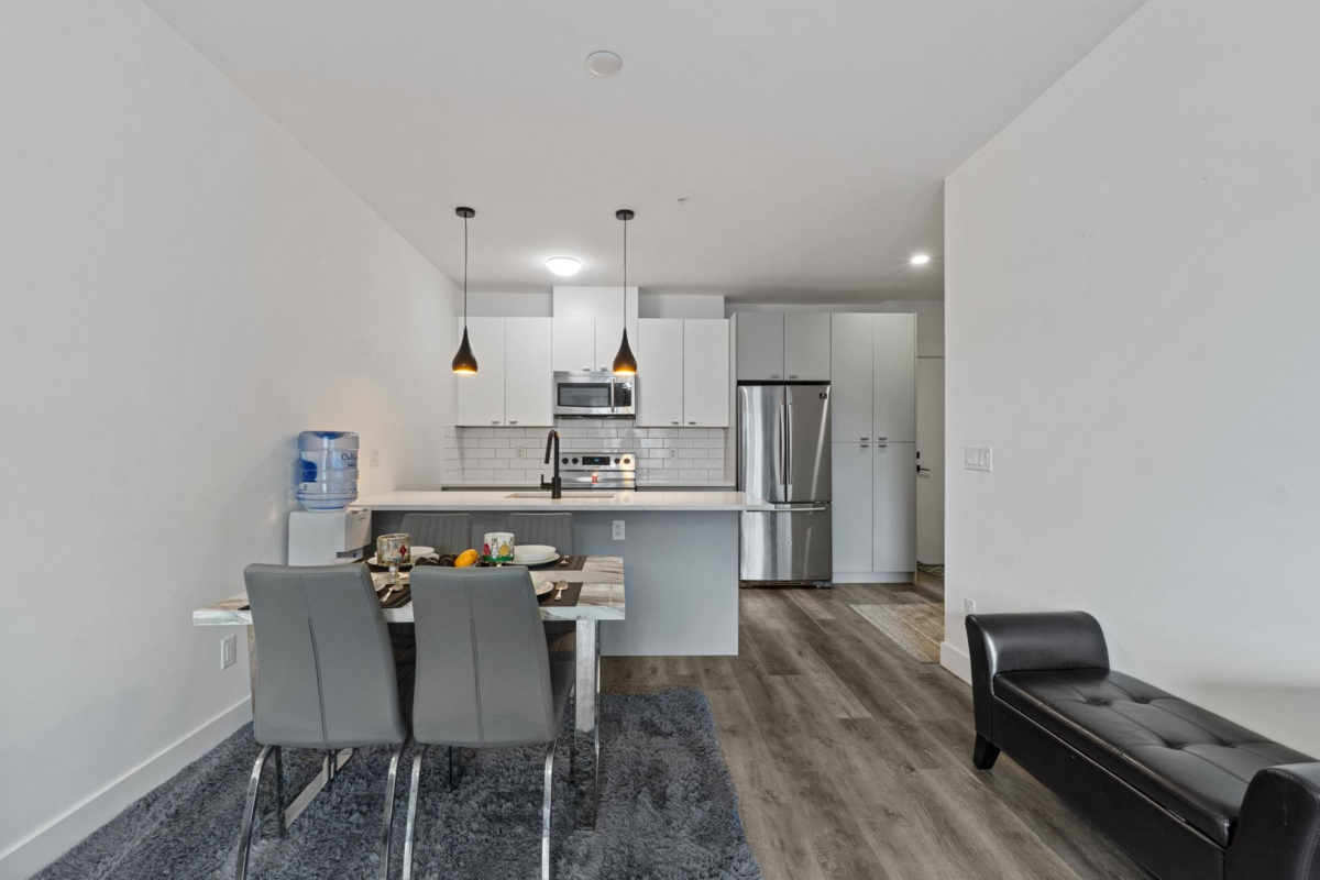 Kitchen Photo of PH14 12320 222 Street, Maple Ridge, BC