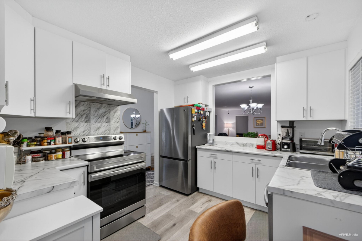 Bedroom 3 Photo of 103 14271 18a Avenue, White Rock, BC