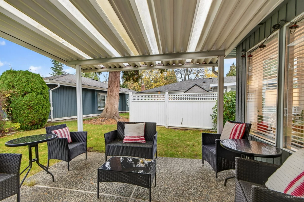 Laundry Room Photo of 103 14271 18a Avenue, White Rock, BC