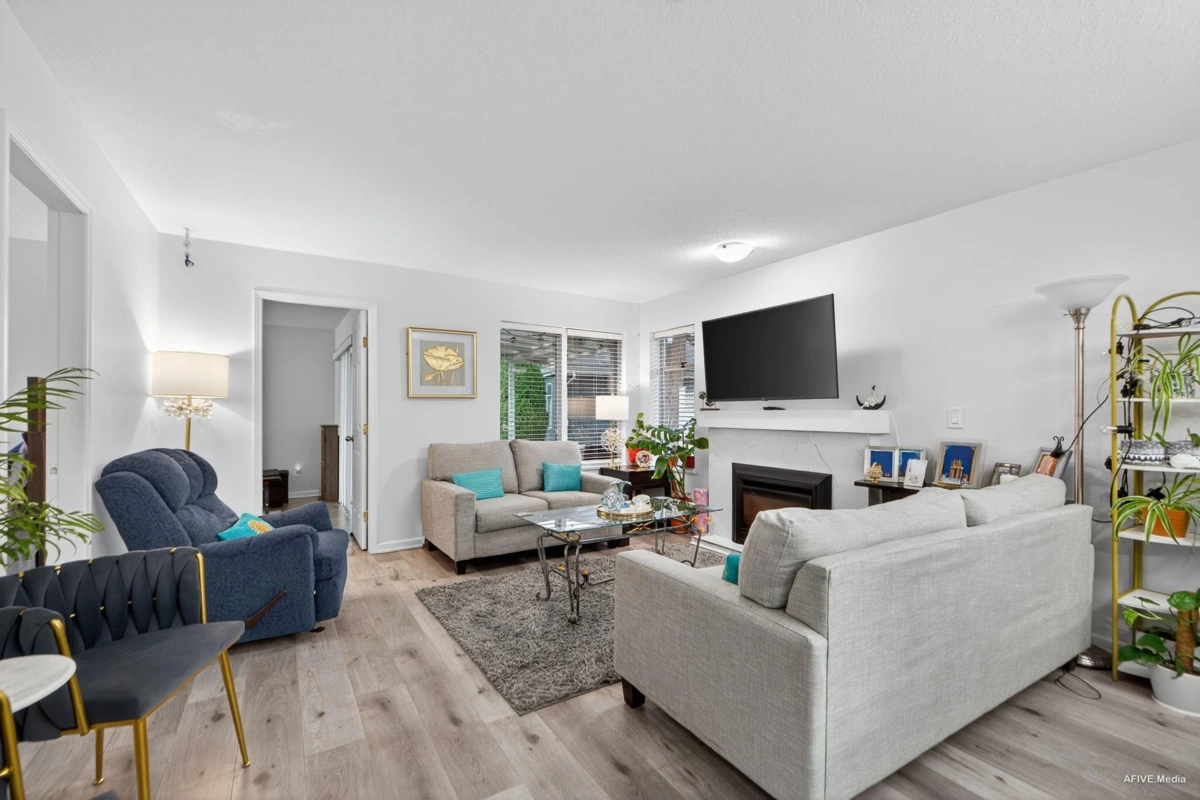 Primary Bedroom Photo of 103 14271 18a Avenue, White Rock, BC