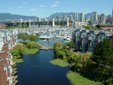 204 1550 Mariner Walk, Vancouver, BC, Vancouver — Apartment/Condo for sale