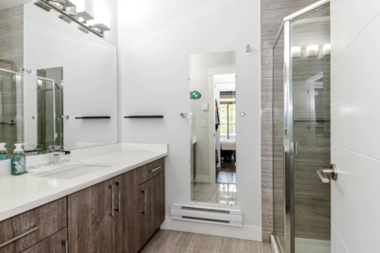 Primary Bathroom Photo of 503 19228 64 Avenue, Surrey, BC