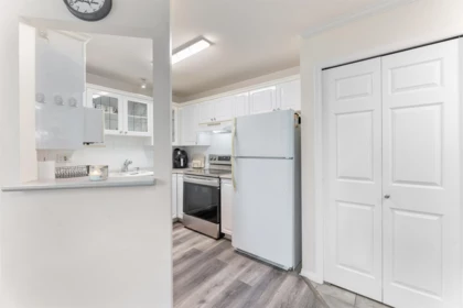 Guest Bathroom Photo of 406 12155 75a Avenue, Surrey, BC