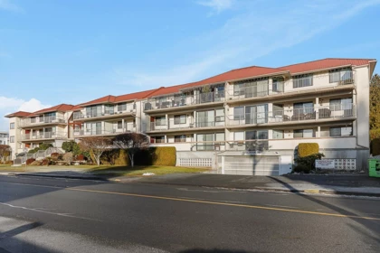 202 33233 E Bourquin Crescent, Abbotsford, BC, Abbotsford — Apartment/Condo for sale
