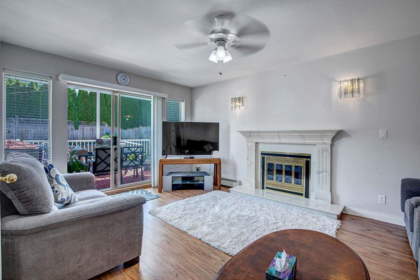 Powder Room Photo of 12224 68 Avenue, Surrey, BC