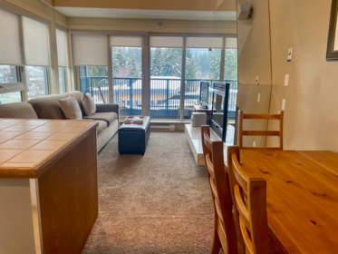 310 4321 Village Gate Boulevard, Whistler, BC, Whistler — Apartment/Condo for sale